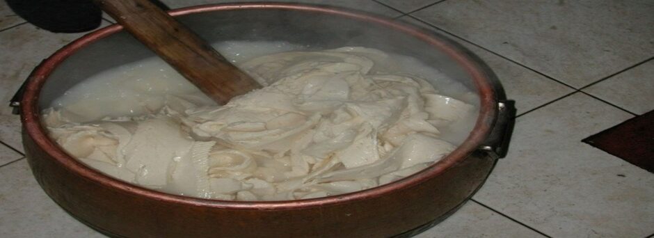 Lavorazione della pasta filata del Ragusano DOP